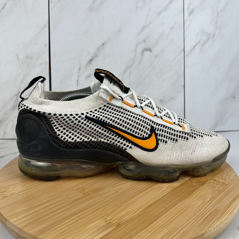Nike Air Vapormax 2021 Flyknit Mens Size 12 White Kumquat Running Shoes DM0025